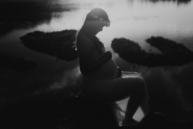 ayu maternity photo